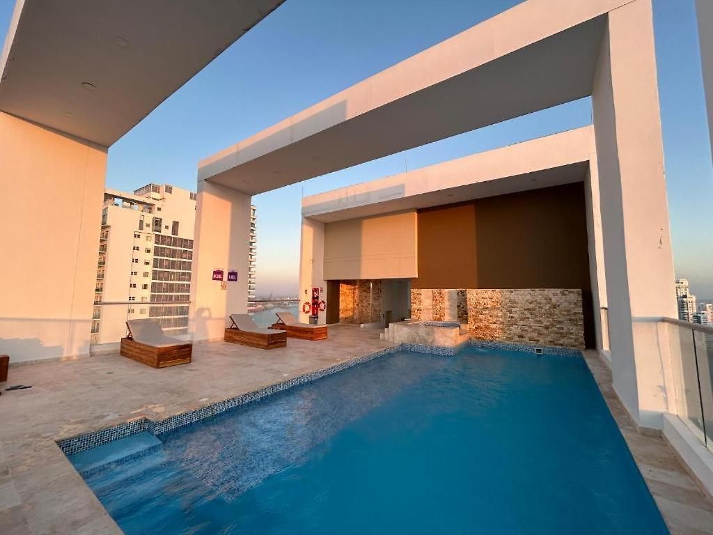 En Bocagrande Piscina, Jacuzzi Y A 2 Cuadras Del Mar Cartagena
