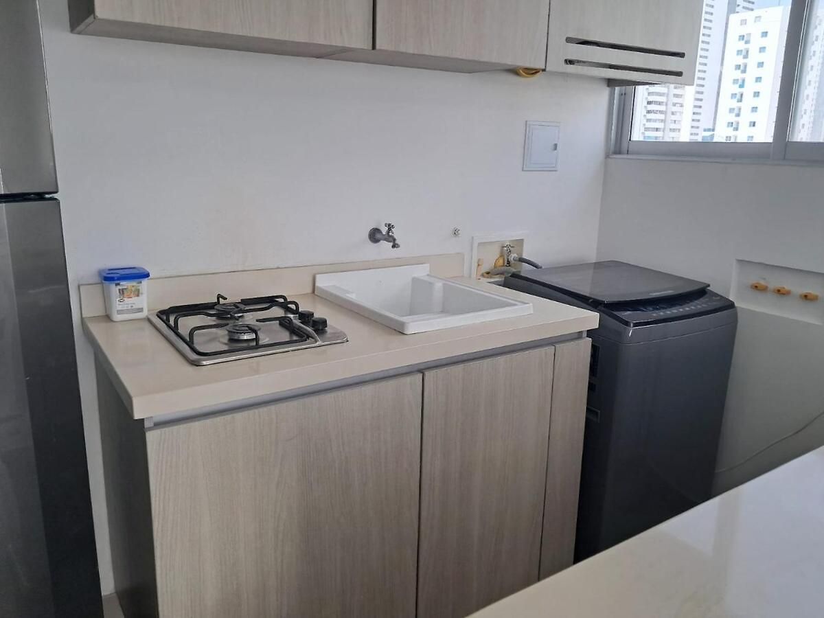 En Bocagrande Piscina, Jacuzzi Y A 2 Cuadras Del Mar Apartamento