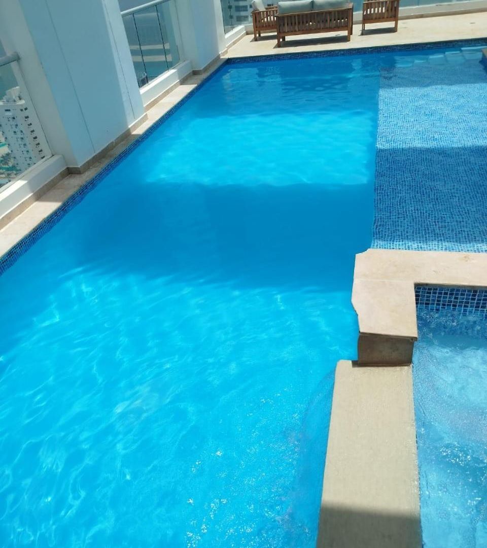 Apartamento En Bocagrande Piscina, Jacuzzi Y A 2 Cuadras Del Mar