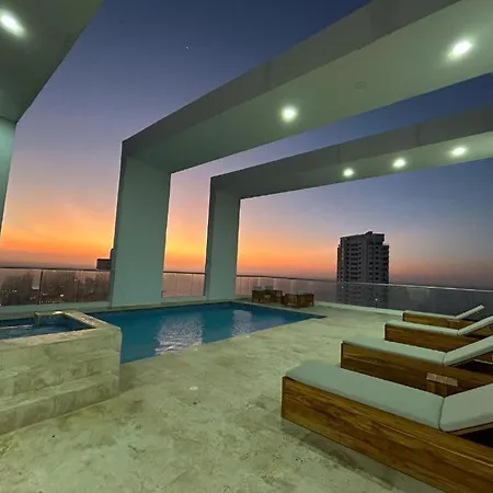 Apartamento En Bocagrande Piscina, Jacuzzi Y A 2 Cuadras Del Mar Cartagena