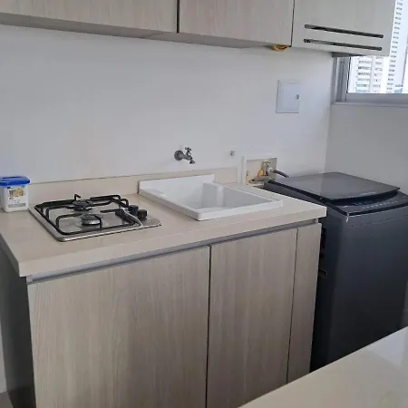 En Bocagrande Piscina, Jacuzzi Y A 2 Cuadras Del Mar Apartamento